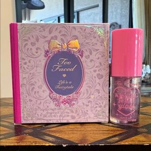 Too Faced Eyeshadow Palette & Kissing Jelly  Gloss
